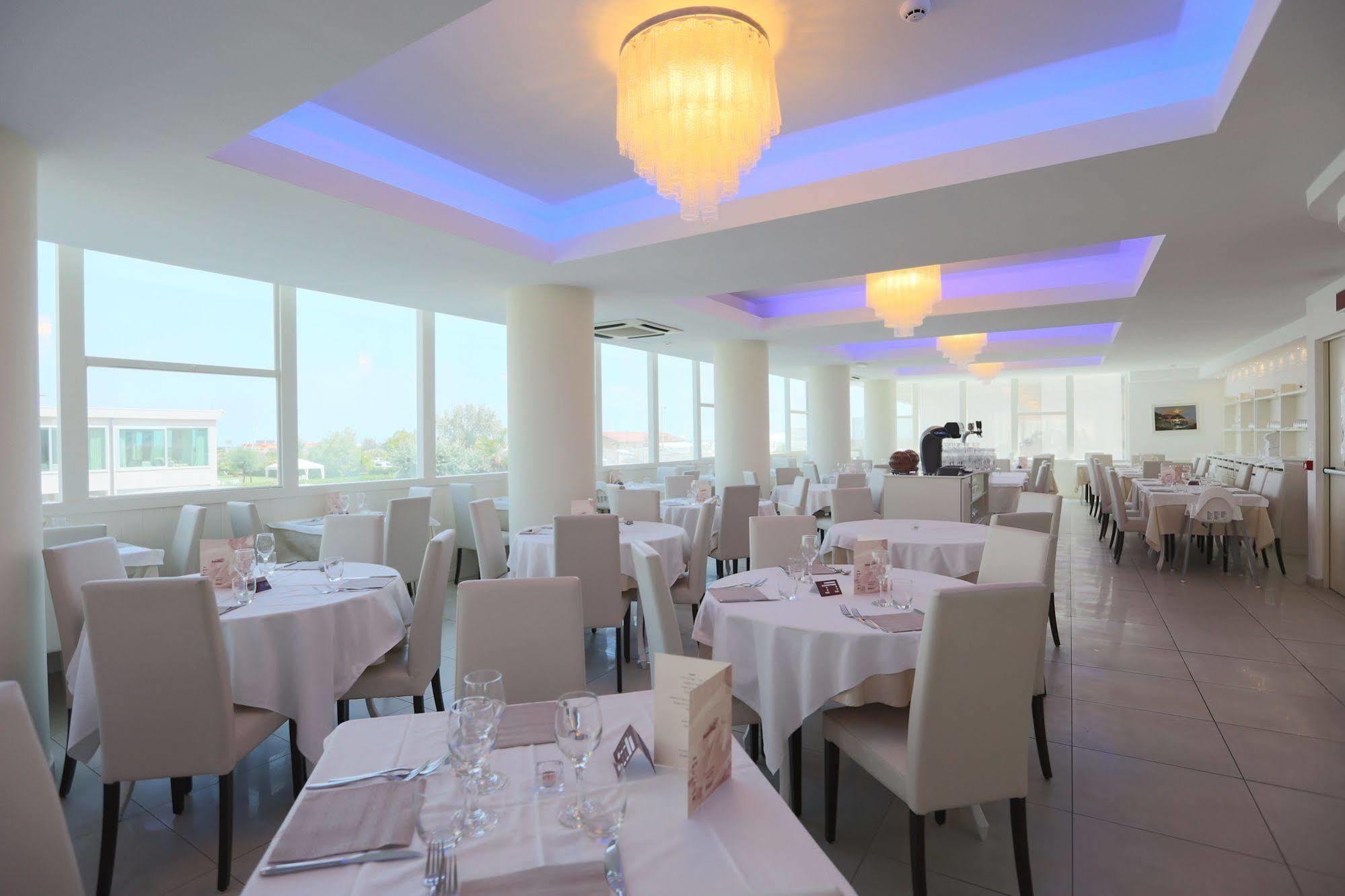 Hotel King - Azzurro Club Milano Marittima Exterior foto